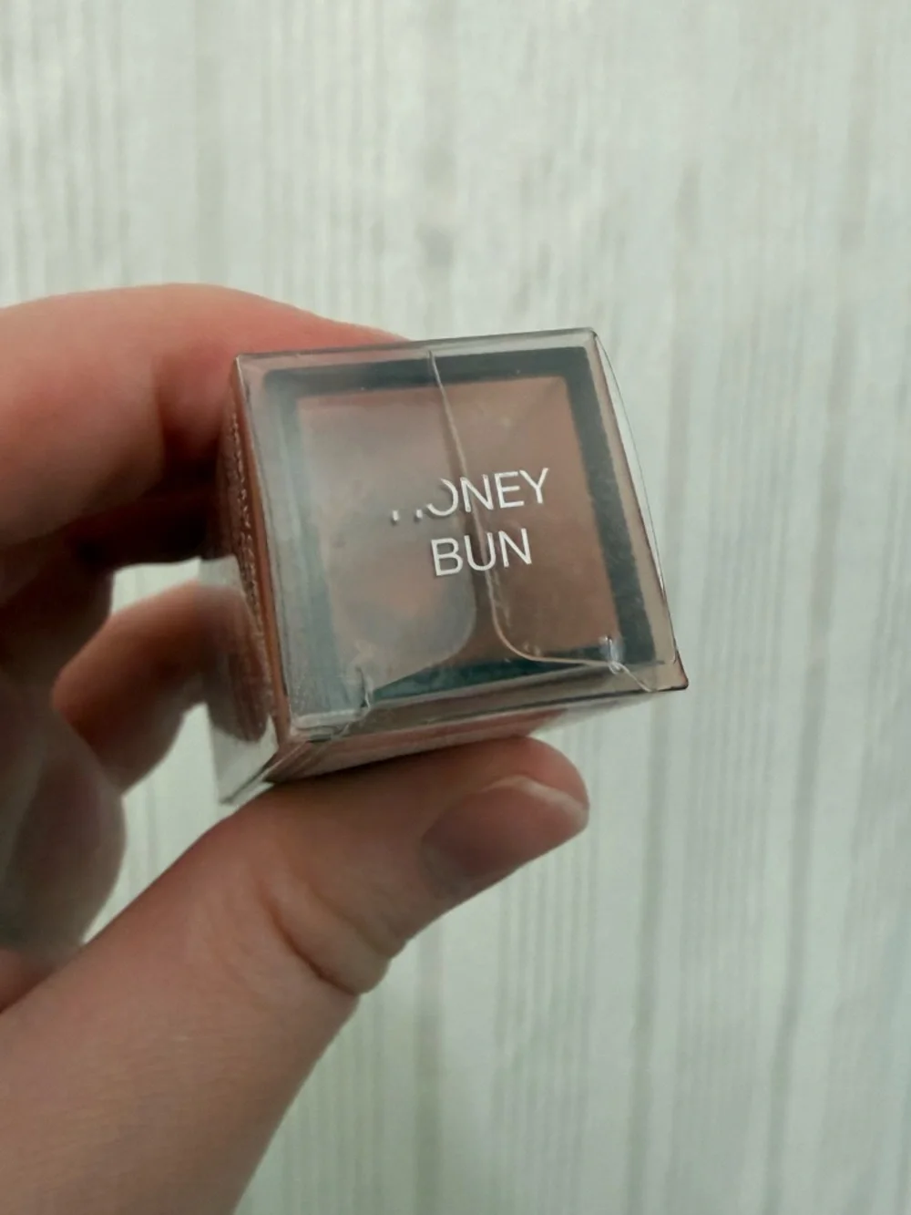 NIB💥 Huda Beauty Power Bullet Cream Glow Hydrating Lipstick in Honey Bun